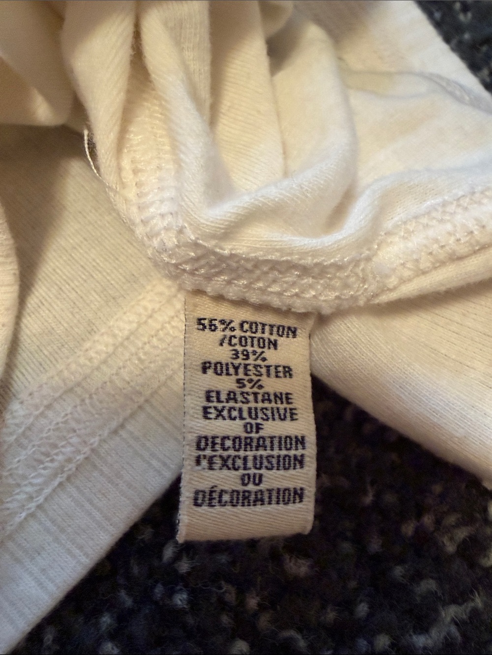 Abercrombie & Fitch white V-Neck Short Sleeve Tee - Picture 3 of 8